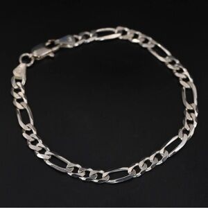 Sterling Silver - ITALY 6mm
Figaro Chain 8"❤️